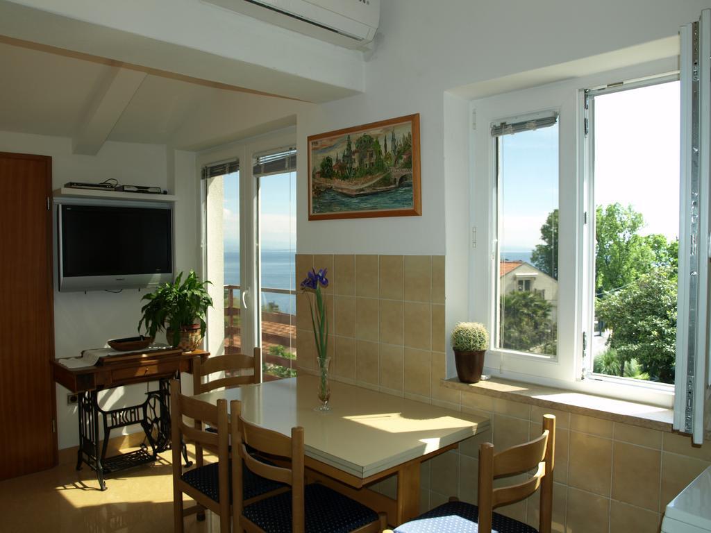 Apartment Meri Ičići Rum bild