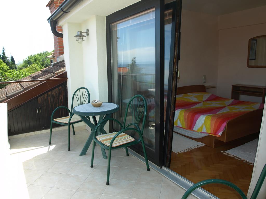 Apartment Meri Ičići Rum bild