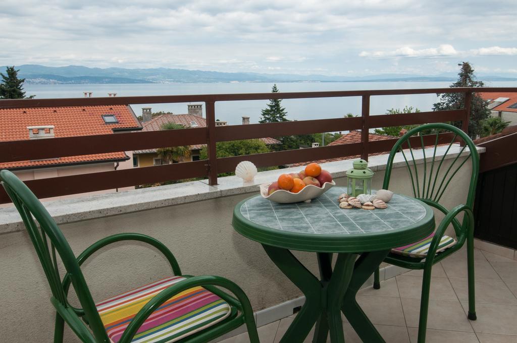 Apartment Meri Ičići Exteriör bild